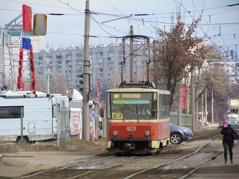 Tatra-T6B5 #4539 16А маршрута на улице Академика Павлова возле одноименной станции метро