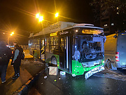 Последствия ДТП с участием троллейбуса Богдан-Т70117 #2615 6-го маршрута на Аэрокосмическом проспекте в районе улицы Дмитрия Коцюбайло