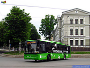 ЛАЗ-Е183А1 #3402 22-го маршрута разворачивается на перекрестке проспекта Правды и улицы Галана (к/ст "Ст.метро "Университет")