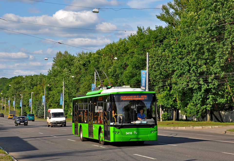 ЛАЗ-Е183А1 #3410 2-го маршрута на Белгородском шоссе перед перекрестком с улицей Деревянко