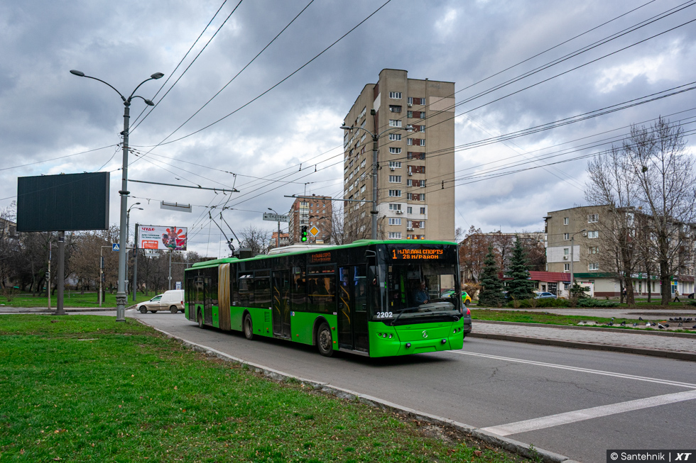 ЛАЗ-Е301D1 #2202 1-го маршрута на проспекте Петра Григоренко возле Жасминового бульвара