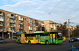ЛАЗ-Е301D1 #2212 1-го маршрута на проспекте Героев Сталинграда выезжает с разворотного круга "Микрорайон 28"