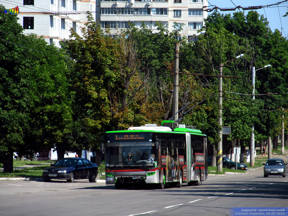 ЛАЗ-Е301D1 #2215 1-го маршрута на проспекте Маршала Жукова в районе проспекта Героев Сталинграда