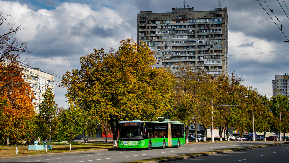 ЛАЗ-Е301D1 #3203 24-го маршрута на Юбилейном проспекте в районе улицы Познанской