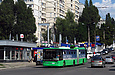 ЛАЗ-Е301D1 #3204 34-го маршрута на улице Валентиновской возле станции метро "Студенческая"
