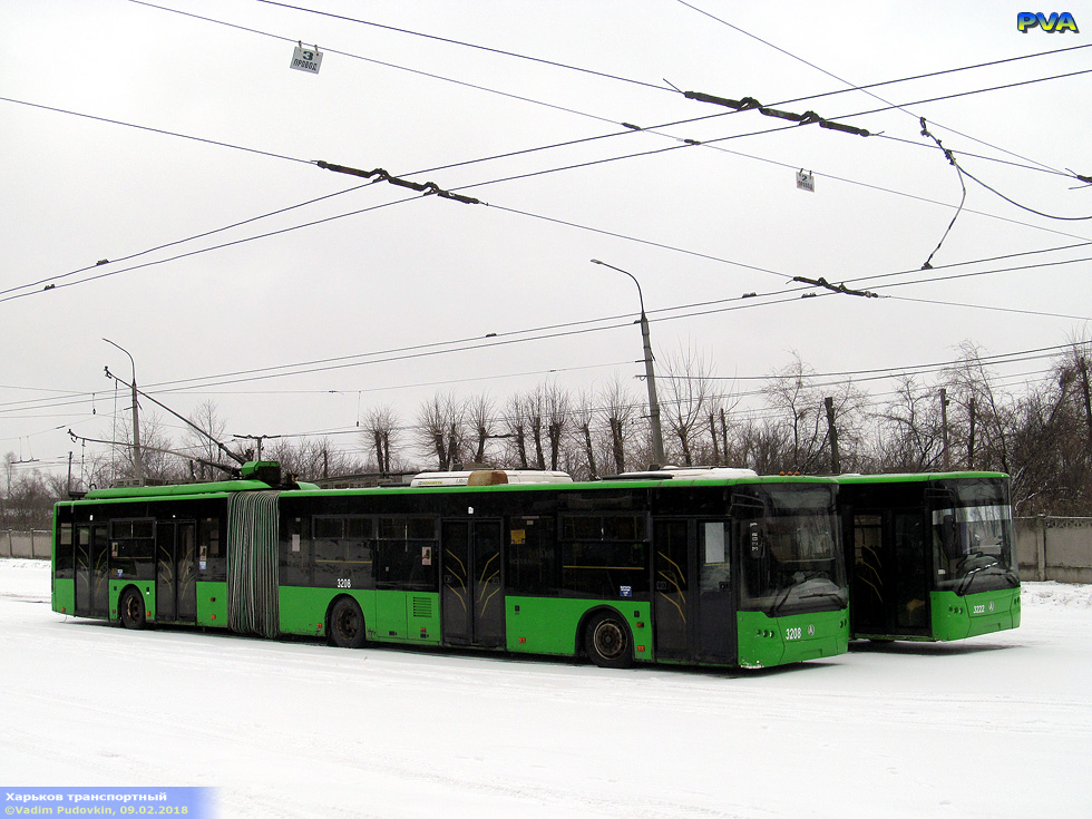 ЛАЗ-Е301D1 #3208 и #3222 в открытом парке Троллейбусного депо №3