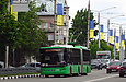 ЛАЗ-Е301D1 #3208 2-го маршрута на проспекте Науки возле перекрестка с улицей Академика Веркина
