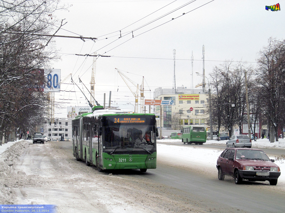 ЛАЗ-Е301D1 #3211 24-го маршрута на проспекте 50-летия ВЛКСМ в районе конечной станции "Микрорайон 602"