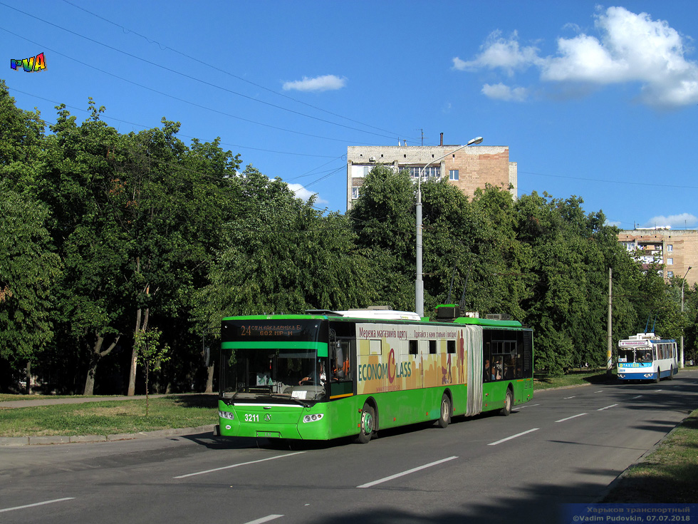 ЛАЗ-Е301D1 #3211 24-го маршрута на Юбилейном проспекте в районе остановки "Салтовский РЭС"