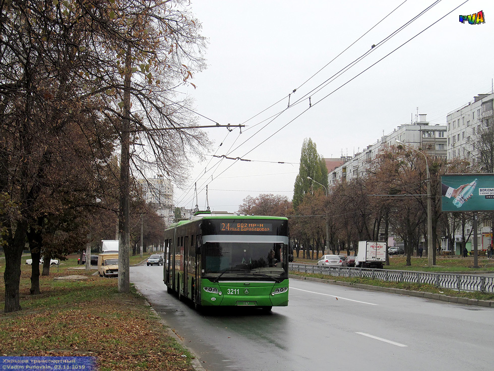 ЛАЗ-Е301D1 #3211 24-го маршрута на Юбилейном проспекте между улицей Познанской и проспектом Тракторостроителей