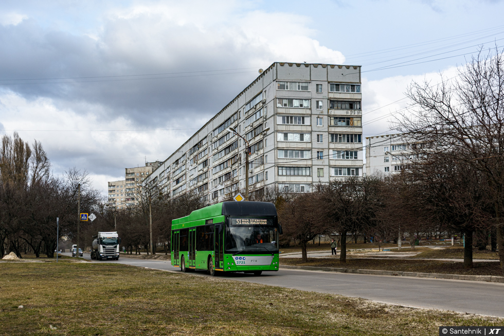 PTS-12 #2721 51-го маршрута на улице 92-й Бригады в окрестностях Закарпатского переулка