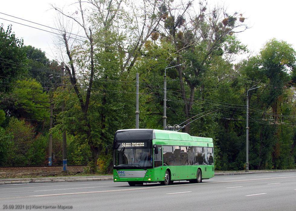 PTS 12 #2723 51-го маршрута на Московском проспекте в районе станции метро "Индустриальная"