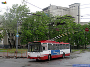 Škoda-14Tr17/6M #3104 46-го маршрута отправляется от конечной "Станция метро "Защитников Украины"