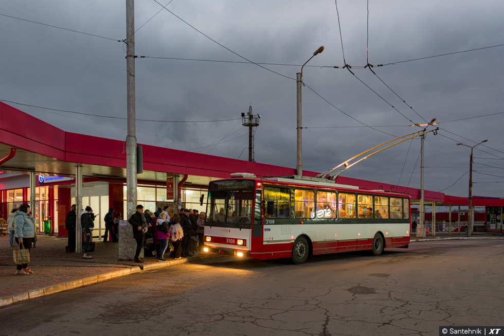 Škoda-14Tr10/6 #3108 57-го маршрута перед отправлением от конечной "Станция метро "Академика Барабашова"