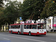 Škoda-15Tr #2502 35-го маршрута на улице Гвардейцев-Широнинцев перед отправлением от остановки "Микрорайон 605"