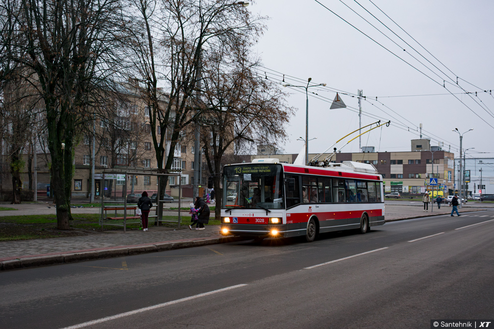 Škoda-21Tr #3028 13-го маршрута на улице Харьковских дивизий в районе проспекта Героев Харькова