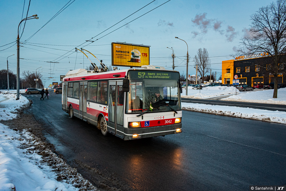 Škoda-21TrIGCT #3042 57-го маршрута на проспекте Льва Ландау возле Салтовского шоссе