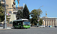Škoda-24Tr #2801 18-го маршрута поворачивает с улицы Тринклера на площадь Свободы