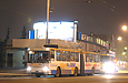 ЮМЗ-Т1 #2009 38-го маршрута на проспекте Ленина производит посадку пассажиров на станции метро "23 Августа"