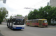 ЗИУ-682Г-016-02 #2301 11-го маршрута и Tatra-T3SU #473 14-го маршрута на улице Конева