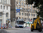 ЗИУ-682Г-016-02 #2327 11-го маршрута на пересечении Армянского переулка и площади Конституции