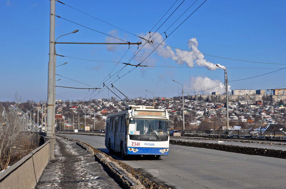 ЗИУ-682Г-016-02 #2341 31-го маршрута на проспекте 50-летия СССР на Московском путепроводе