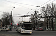 ЗИУ-682Г-016-02 #2342 11-го маршрута на улице Конева пересекает улицу Полтавский шлях