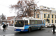 ЗИУ-682Г-016-02 #2343 6-го маршрута поворачивает с улицы Гамарника на улицу Кузнечную