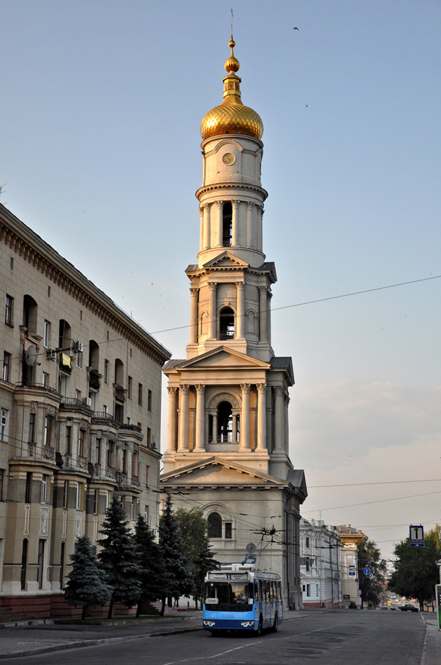 ЗИУ-682Г-016-02 #2346 11-го маршрута на улице Университетской