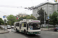 ЗИУ-682Г-016-02 #2347 11-го маршрута на улице Малиновского пересекает улицу Благовещенскую