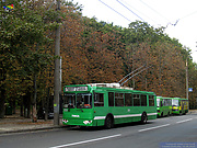 ЗИУ-682Г-016-02 #3324 2-го маршрута на улице Чкалова перед отправлением от остановки "ХАИ"