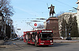 ЗИУ-682Г-016-02 #3330 2-го маршрута поворачивает с проспекта Ленина на проспект Правды