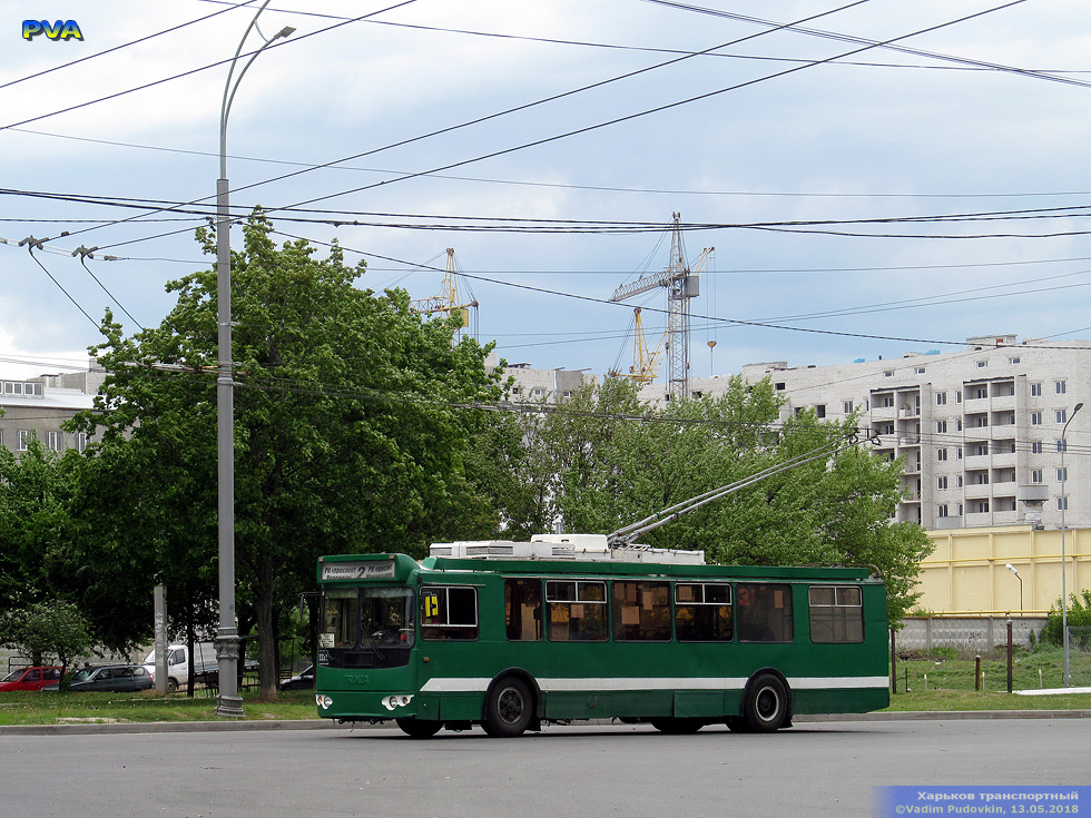 ЗИУ-682Г-016-02 #3331 2-го маршрута на проспекте Победы возле улицы Домостроительной