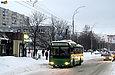 ЗИУ-682Г-016-02 #3331 2-го маршрута на проспекте Победы отправляется от остановки "Солнечная"