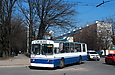ЗИУ-682 #243 42-го маршрута поворачивает с улицы Гвардейцев-Широнинцев на улицу Блюхера