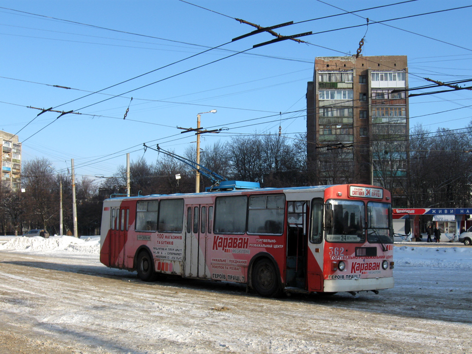 ЗИУ-682Г-016(012) #362 24-го маршрута на конечной станции "602 микрорайон"