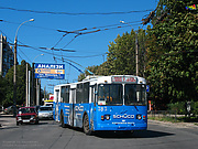 ЗИУ-682 #383 18-го маршрута поворачивает с улицы Деревянко на улицу Балакирева