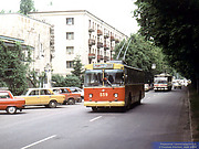 ЗИУ-682 #539 17-го маршрута и DAC-217E #140 на проспекте Ленина возле гостиницы "Интурист"