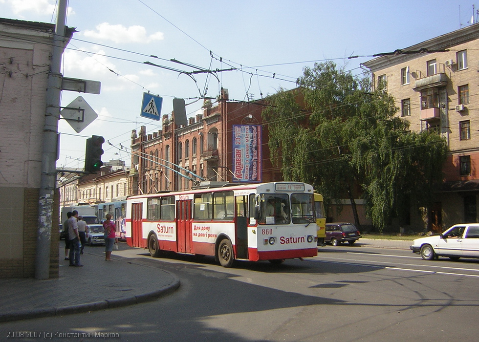 ЗИУ-682 #860 11-го маршрута на Московском проспекте возле площади Руднева