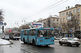ЗИУ-682Г-016(012) #888 18-го маршрута на проспекте Ленина следует через перекресток с улицами Ляпунова и Космической
