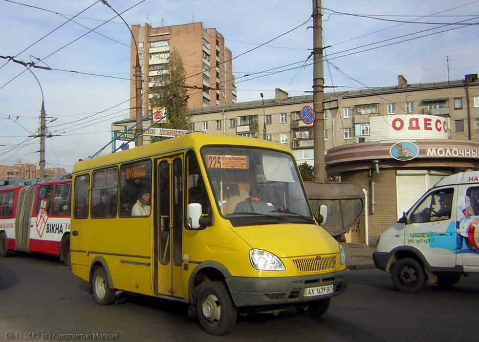 БАЗ-22154 гос.# АХ1639ВС 225-го маршрута в начале проспекта Героев Сталинграда