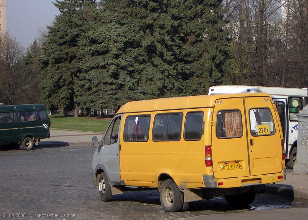 ГАЗ-322132-14 гос.# 017-07XA 270-го маршрута на площади Свободы
