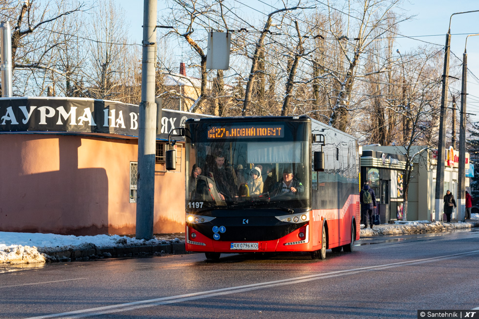 Karsan Atak гос.# АХ0796КО маршрута "Станция метро "Холодная гора" — Проспект Дзюбы" на улице Дудинской в районе проспекта Любови Малой