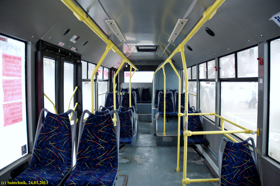 Вид на заднюю часть салона автобуса ЛАЗ-А183D1 гос.# АХ1074АА