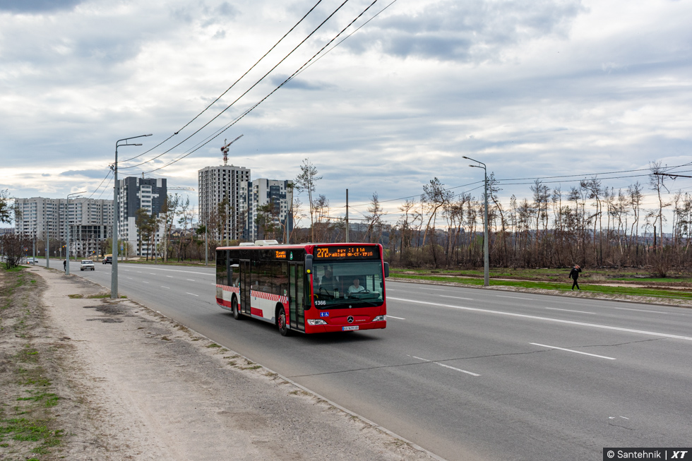 Mercedes-Benz O530 гос.# АХ1639ОВ 272-го маршрута на улице Непокоренных в районе улицы Барабашова