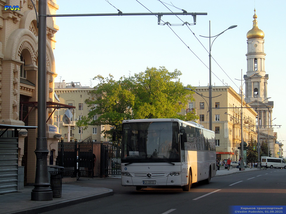 Mercedes-Benz O560 Intouro гос.# KA4385BI на улице Университетской в районе Бурсацкого спуска