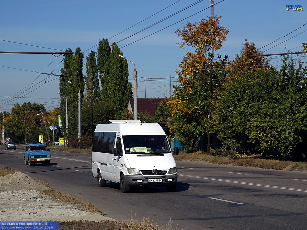 Mercedes-Benz Sprinter 313CDI гос.# AX8253BA 1200-го маршрута на улице Роганской в районе улицы Плиточной