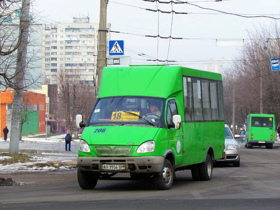 Рута-20 гос.# AX9956BM 18-го маршрута поворачивает с проспекта Маршала Жукова на проспект Героев Сталинграда