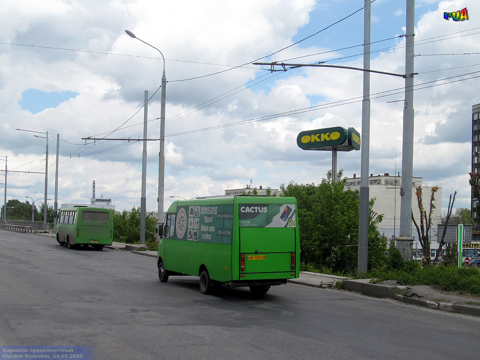 Рута-25 ПЕ гос.# АХ1228АА 294-го маршрута на проспекте Льва Ландау поднимается на Коммунальный путепровод