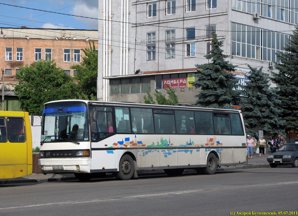 Setra S215UL гос.# AX0304AA 316-го маршрута на улице Вернадского возле станции метро "Проспект Гагарина"